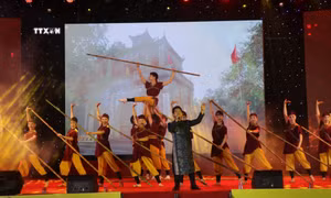 Chương trình biểu diễn nghệ thuật với chủ đề "Phố Hiến - Tinh hoa hội tụ và phát triển”. Ảnh: Đinh Văn Nhiều-TTXVN