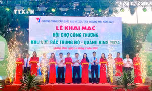 Khai mạc Hội chợ Công thương khu vực Bắc Trung Bộ - Quảng Bình 2024. Ảnh: Võ Dung - TTXVN