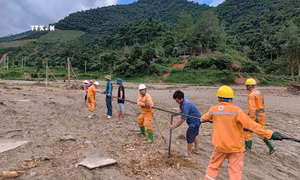 Sơn La tập trung cấp điện trở lại cho người dân sau mưa lũ