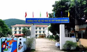 Vụ 55 học sinh nhập viện ở huyện Xín Mần (Hà Giang): Sức khỏe các em đang dần ổn định