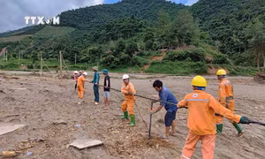 Sơn La tập trung cấp điện trở lại cho người dân sau mưa lũ