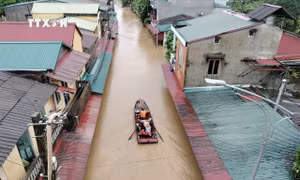 Lũ trên sông Thao tại Yên Bái tiếp tục xuống nhưng vẫn trên mức báo động 3