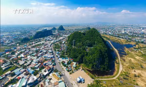 Danh lam thắng Ngũ Hành Sơn là Di tích Quốc gia đặc biệt với nhiều thắng cảnh đẹp, độc đáo, lạ mắt. Ảnh: Trần Lê Lâm – TTXVN
