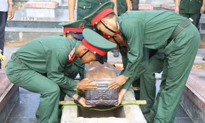 Truy điệu và an táng hài cốt liệt sĩ hy sinh trong kháng chiến chống thực dân Pháp