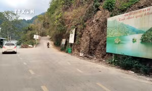 Đường vào Khu du lịch hồ Ba Bể. Ảnh: Nguyễn Công Hải - TTXVN