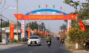 Cổng chào huyện nông thôn mới An Biên. Ảnh: Lê Huy Hải - TTXVN
