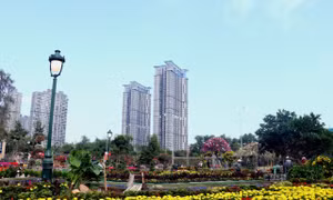 Hình ảnh nông thôn mới nhìn từ làng hoa Xuân Quan, xã Xuân Quan, huyện Văn Giang, tỉnh Hưng Yên. Ảnh: Quang Nhiều