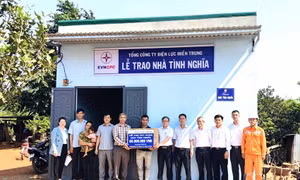 Công ty Điện lực Đắk Nông gắn sản xuất kinh doanh với chăm lo an sinh xã hội