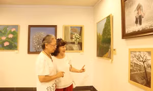 Triển lãm “Cọ Non” giới thiệu 70 tác phẩm của các nhà báo Thông tấn xã Việt Nam