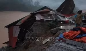 Cao Bằng: Hàng chục ngôi nhà bị hư hại, nhiều tuyến đường sạt lở do mưa lũ