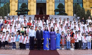 Phó Chủ tịch nước gặp mặt trẻ mồ côi, khuyết tật, có hoàn cảnh khó khăn dịp Tết Trung thu 2022