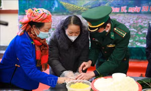 Chính sách mới tiếp tục hỗ trợ, động viên đồng bào dân tộc thiểu số ở vùng cao Hà Giang