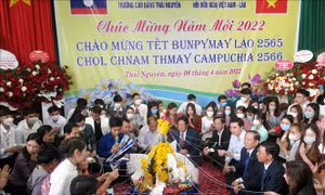 Thái Nguyên tổ chức cho lưu học sinh Lào, Campuchia vui Tết cổ truyền