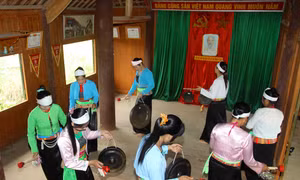 Người Mường trên đất Ba Vì (Hà Nội) bảo tồn, gìn giữ và phát huy bản sắc văn hóa dân tộc. Ảnh: Thanh Tùng - TTXVN