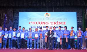  Xây dựng thương hiệu xích lô du lịch Huế
