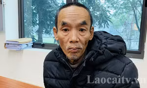 Đối tượng Giang Minh Thanh tại cơ quan Cảnh sát điều tra. Ảnh: laocaitv.vn