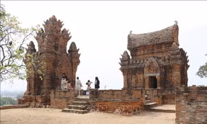Di tích kiến trúc nghệ thuật Quốc gia đặc biệt tháp Po Klong Garai (phường Đô Vinh, thành phố Phan Rang – Tháp Chàm) - điểm thu hút du khách tới tham quan. Ảnh: Nguyễn Thành – TTXVN 