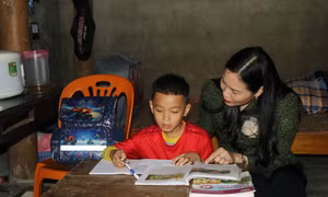 “Mẹ đỡ đầu” của trẻ em có hoàn cảnh khó khăn