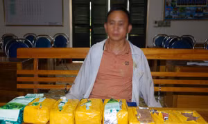 Bắt đối tượng Lầu A Công vận chuyển 5 kg ma túy đá và 4 bánh heroin