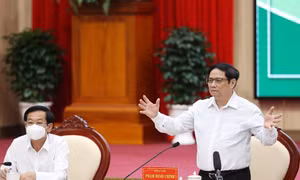 Tại Hội nghị, Thủ tướng Chính phủ Phạm Minh Chính yêu cầu các đại biểu thảo luận, chỉ ra được tiềm năng khác biệt, cơ hội nổi trội, lợi thế cạnh tranh của vùng Đồng bằng sông Cửu Long. Ảnh: Dương Giang - TTXVN