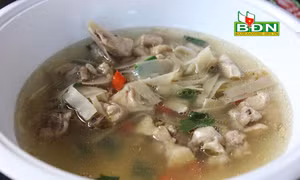 Canh chua thịt gà của người Ê đê