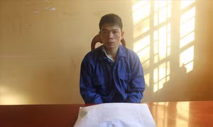 Điện Biên: Bắt vụ vận chuyển trái phép 1,5 bánh heroin và 400 viên ma túy tổng hợp