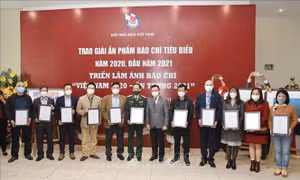 Đại hội lần thứ XI Hội Nhà báo Việt Nam: Trao giải ấn phẩm báo chí tiêu biểu cuối năm 2020, đầu năm 2021