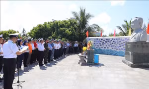 Trang nghiêm tượng đài Đại tướng Võ Nguyên Giáp trên quần đảo Trường Sa