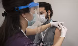 Các công ty công nghệ và y tế phát động sáng kiến "hộ chiếu vaccine" kỹ thuật số