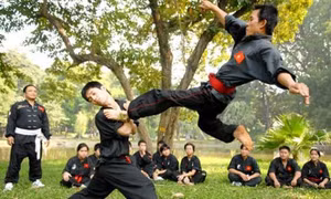 Cú đá bay vừa đẹp mắt vừa hiệu quả của võ Bình Định. Ảnh: toquoc.vn