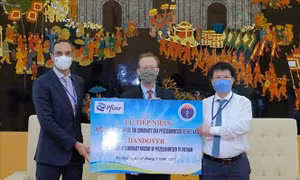 Hơn 97.000 liều vaccine phòng COVID-19 đầu tiên của Pfizer/BioNtech đã về Việt Nam