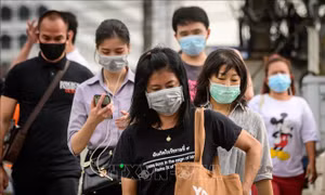 Những thói quen xấu khi đeo khẩu trang làm gia tăng nguy cơ nhiễm virus SARS-CoV-2