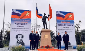Khánh thành tượng đài đại thi hào Nga Pushkin tại Hà Nội