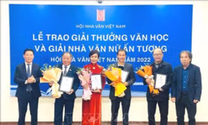 Hội Nhà văn trao Giải thưởng Văn học năm 2023