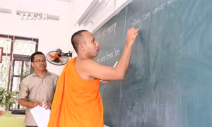 Nâng cao trình độ dân trí vùng đồng bào dân tộc Khmer tỉnh Trà Vinh