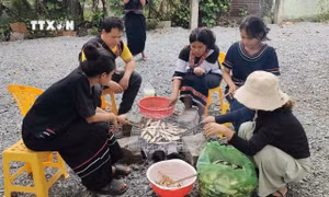 Nghĩa tình của thanh niên miền núi Khánh Vĩnh gửi đồng bào bị ảnh hưởng mưa lũ