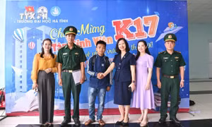 Nam sinh viết tiếp ước mơ vào đại học của đồng bào dân tộc Chứt
