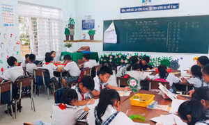 Bình Thuận chú trọng dạy tiếng Chăm để góp phần bảo tồn giá trị văn hóa