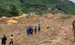 Tiếp tục xảy ra sạt lở đất nghiêm trọng tại Lào Cai, vùi lấp 8 ngôi nhà