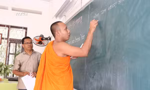 Nâng cao trình độ dân trí vùng đồng bào dân tộc Khmer tỉnh Trà Vinh