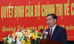 Ông Nguyễn Long Hải, Ủy viên dự khuyết Trung ương Đảng, tân Bí thư Tỉnh ủy Quảng Trị phát biểu tại hội nghị. Ảnh: Thanh Thủy - TTXVN