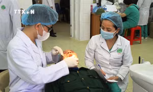Truyền thông, chăm sóc sức khỏe cho cựu chiến binh và học sinh tại Điện Biên