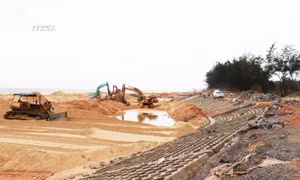 Quảng Trị: Bảo vệ khẩn cấp bờ biển kết hợp khai thác tiềm năng du lịch