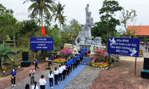 Dâng hương tưởng niệm 56 năm vụ thảm sát Sơn Mỹ