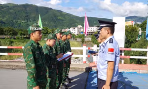 Tuần tra liên hợp chấp pháp trên biên giới thuộc tỉnh Lai Châu