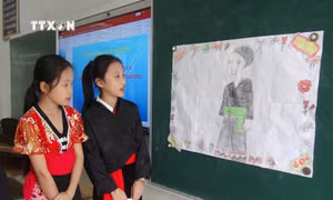 Đồng bào Ơ Đu chung tay xây dựng bản làng ấm no, văn hóa