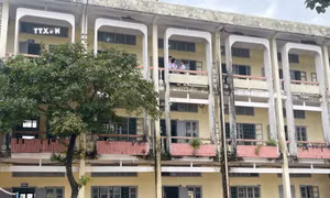 Trường học xuống cấp nghiêm trọng, giáo viên và học sinh bất an