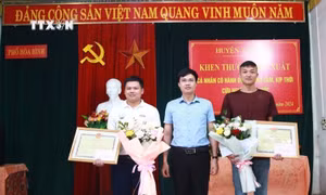 Quảng Ninh khen thưởng đột xuất hai thanh niên cứu người đuối nước