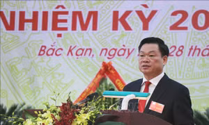 Đồng chí Hoàng Duy Chinh được bầu giữ chức Bí thư Tỉnh ủy Bắc Kạn khóa XII. Ảnh: Mạnh Hà - TTXVN 