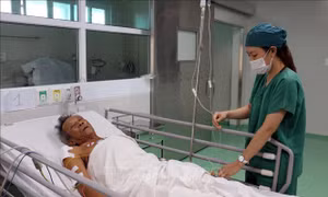 Phẫu thuật cứu sống bệnh nhân cao tuổi bị thủng tim, nguy cơ tử vong cao ở Ninh Thuận